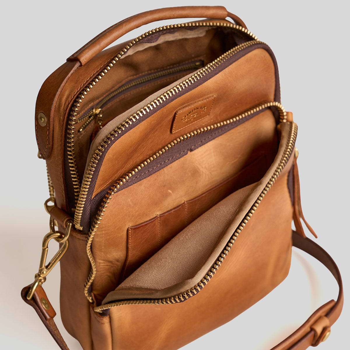 Field Crossbody No.177 | Horween® Natural