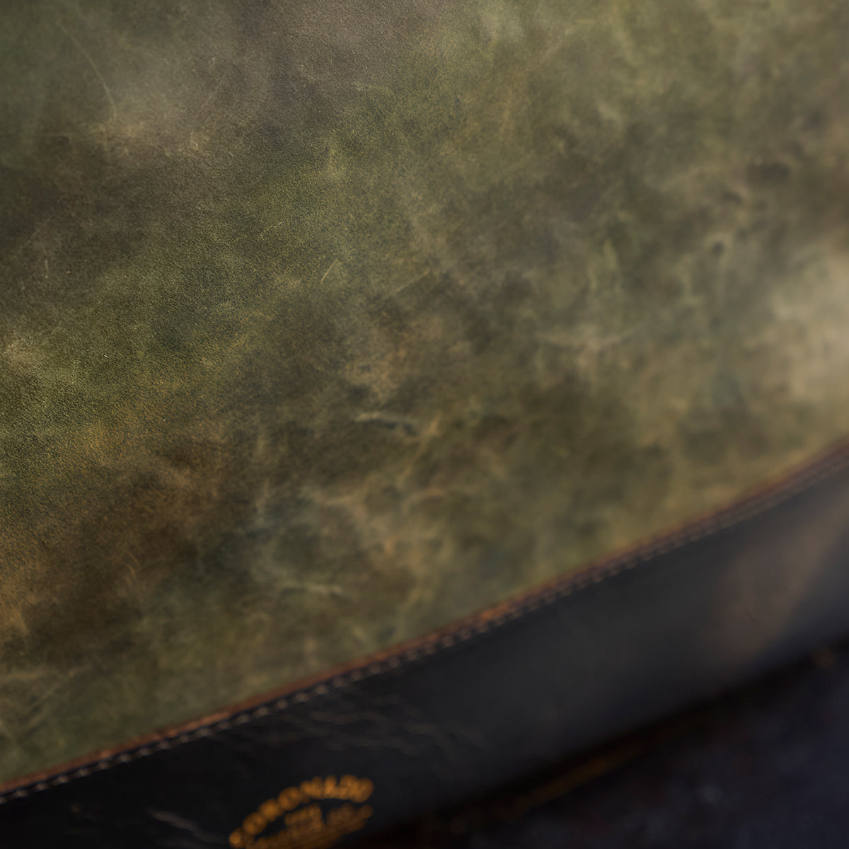 No.541 Chicago Shell Briefcase | Horween® Marbled Black