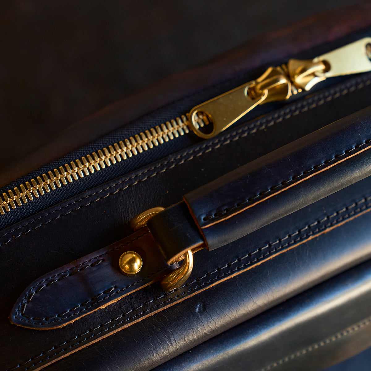 No.541 Chicago Shell Briefcase | Horween® Marbled Black
