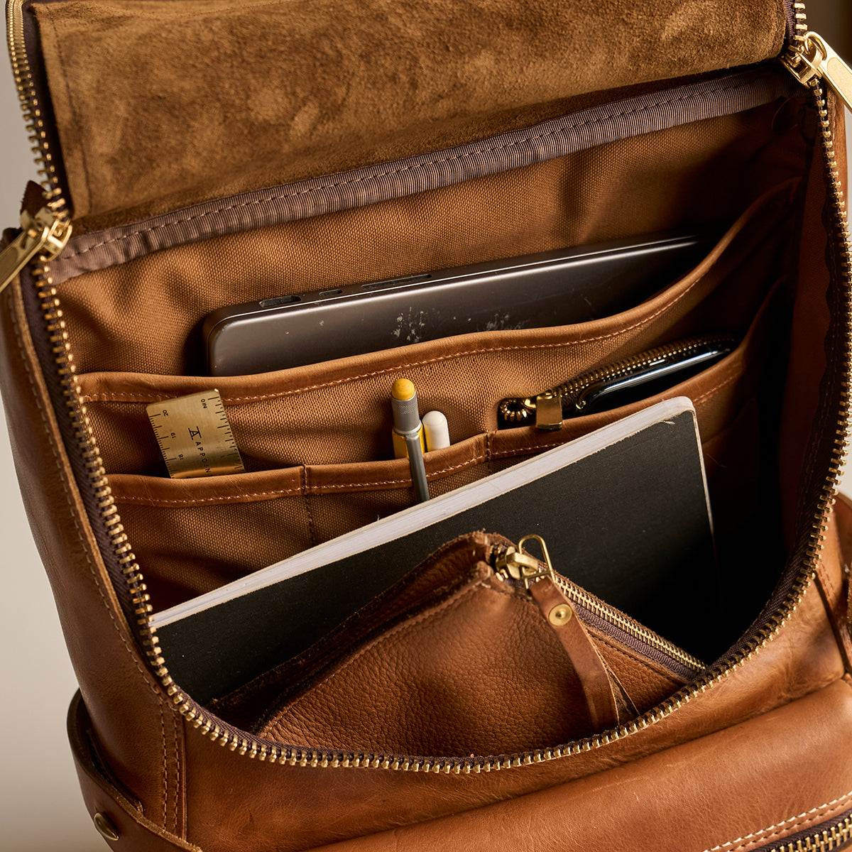 No.755 Top-Zip Backpack | Bison Black
