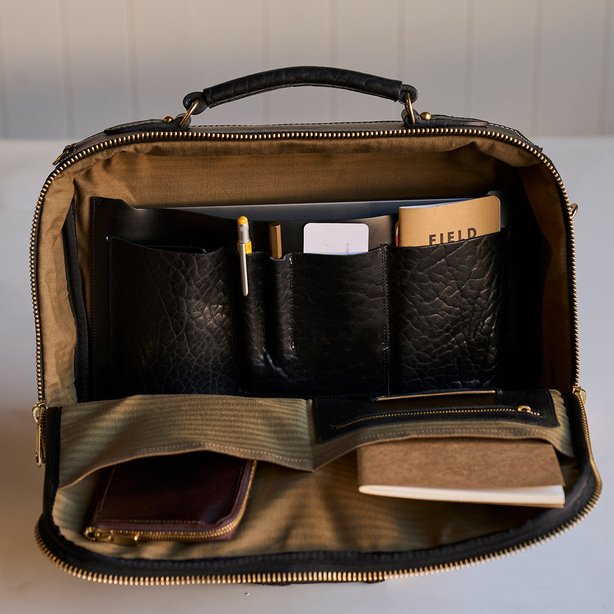 No.540 Attaché Case | LE Bison Black
