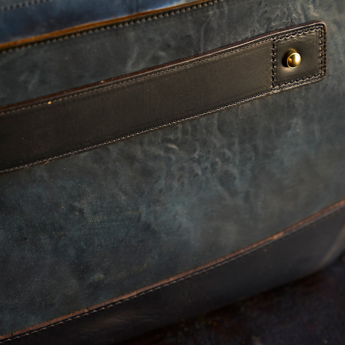No.541 Chicago Shell Briefcase | Horween® Marbled Black