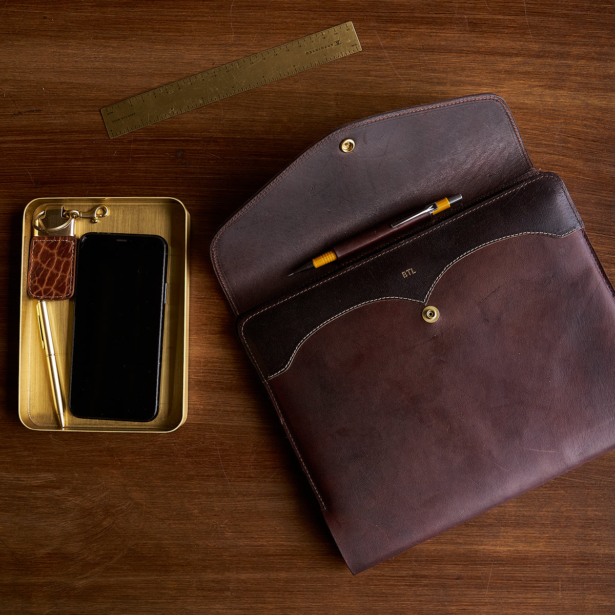 No.810 A5 Portfolio | Horween® Horsehide