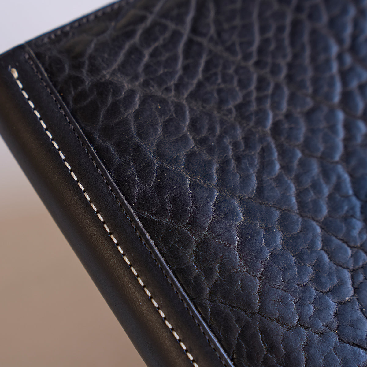 No.820 Portfolio A5 | Shrunken Bison Black