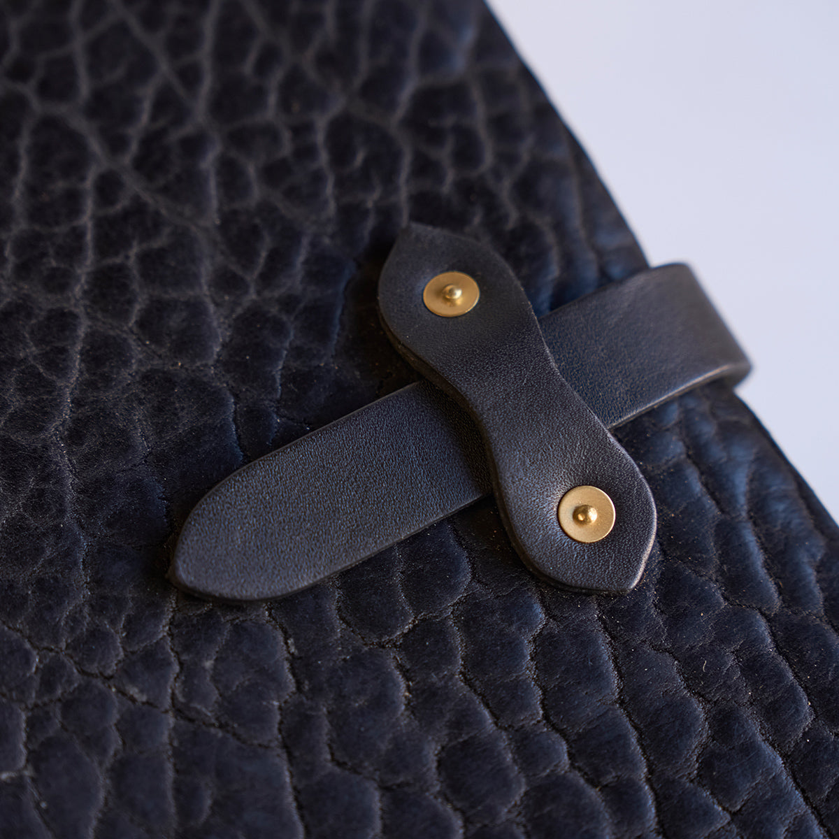 No.820 Portfolio A5 | Shrunken Bison Black
