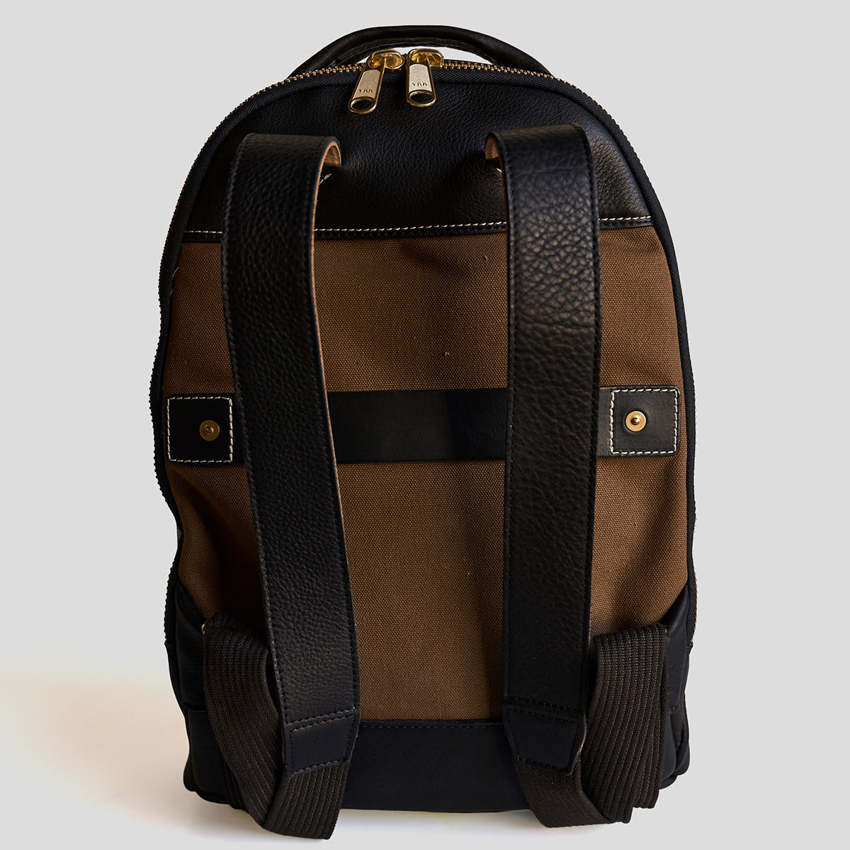 No.950 Clark II Backpack | Olive-Tanned Black Bullhide