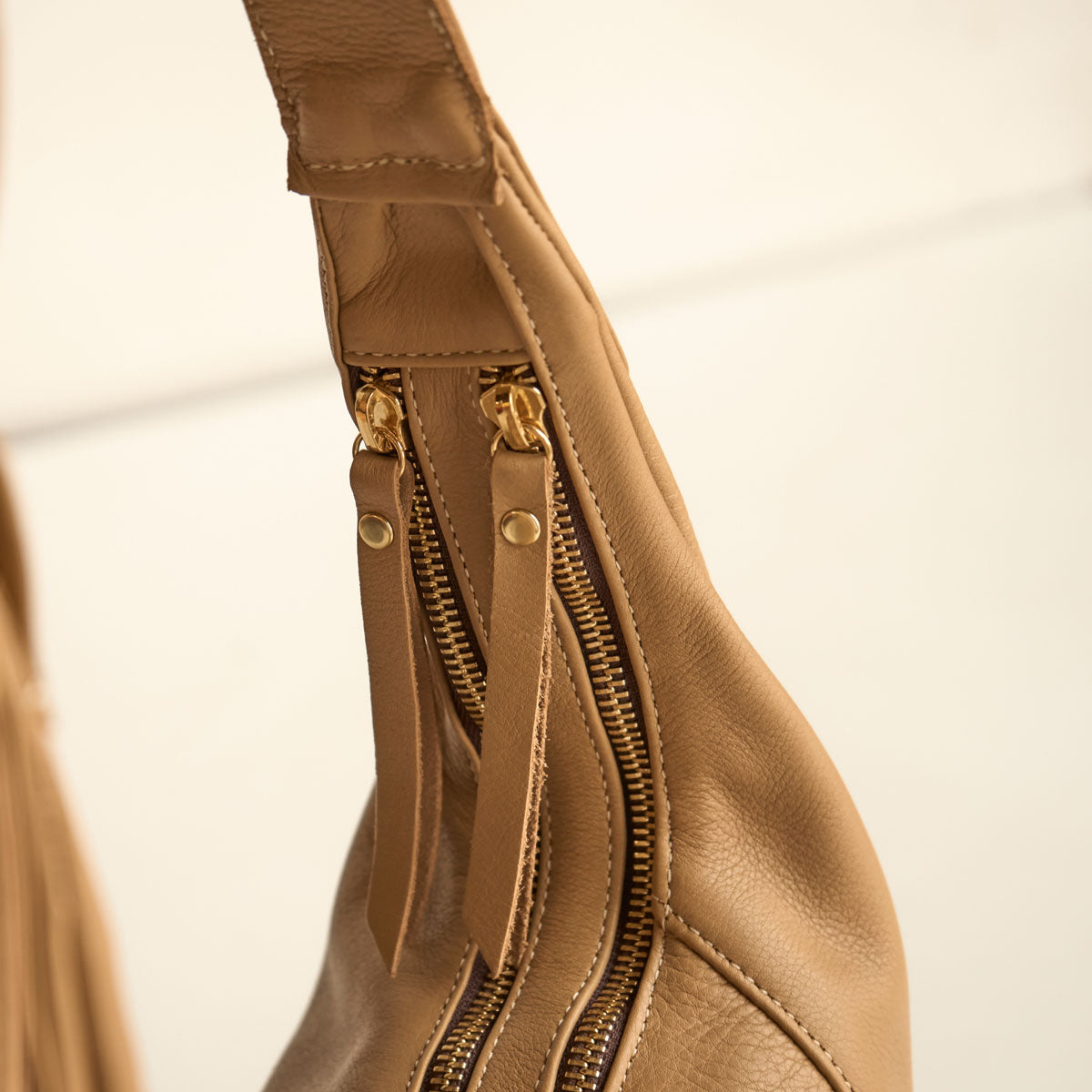 No.995 Monterey Hobo | Taupe