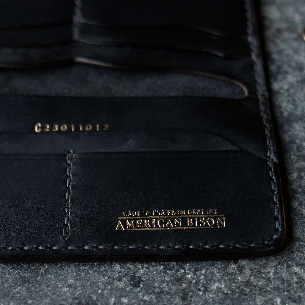 NO.830 Long Wallet | Shrunken Bison Black